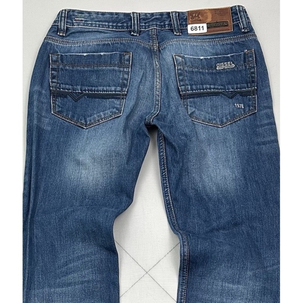 Diesel Straight Leg Jeans Mens 30x33 Blue Medium Wash Button Fly Made in Italy
